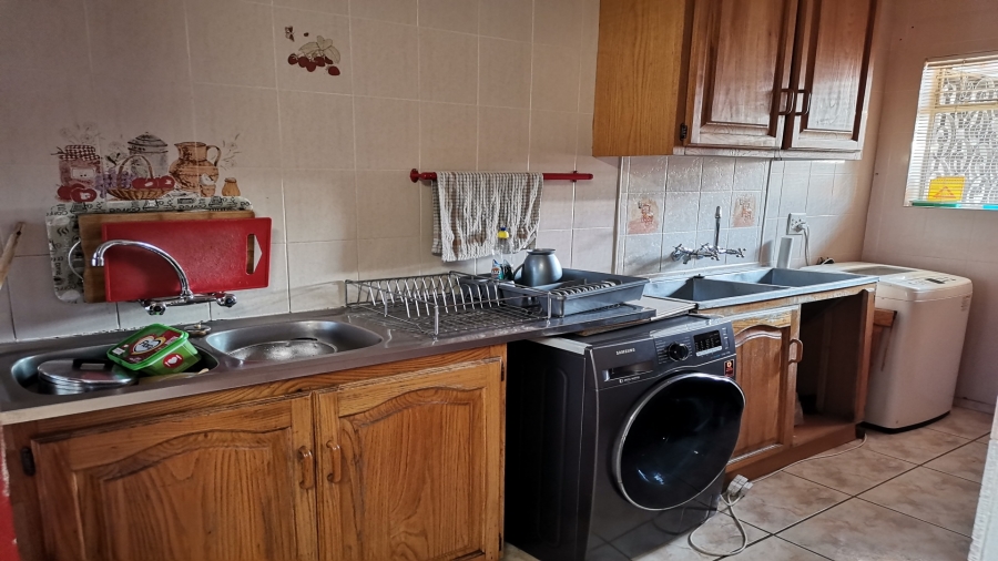 5 Bedroom Property for Sale in Miederpark North West
